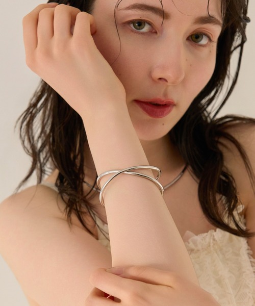 Phoebe(フィービィー)の「【金属アレルギー対応】フロークロスバングル/ニッケルフリー(バングル/リストバンド・レディース・シルバー/イエローゴールド・FREE)」の2枚目の写真