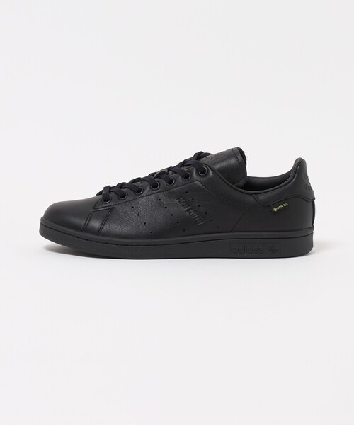 adidas Originals(アディダスオリジナルス)の「【WEB限定】<adidas Originals>スタンスミス GORE-TEX スニーカー(スニーカー・メンズ・ブラック/ホワイト・25.5cm/26.5cm/26cm/27cm/27.5cm/28cm)」の2枚目の写真
