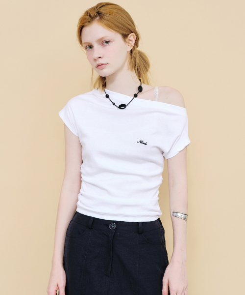 NICK&NICOLE(ニックアンドニコール)の「OFF SHOULDER BOAT NECK TOP_IVORY(Tシャツ/カットソー・レディース・その他・FREE)」の1枚目の写真