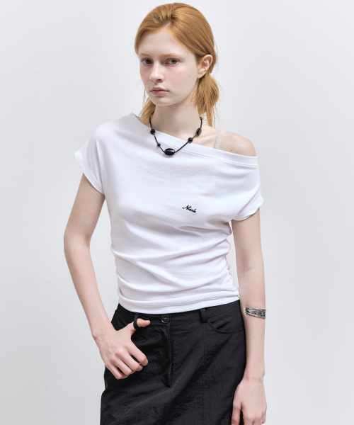 NICK&NICOLE(ニックアンドニコール)の「OFF SHOULDER BOAT NECK TOP_IVORY(Tシャツ/カットソー・レディース・その他・FREE)」の3枚目の写真