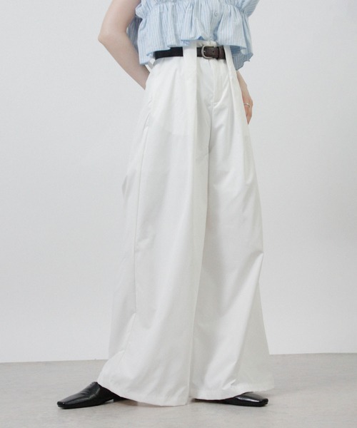 NYLAUS(ナイラス)の「【SG】ハイウエストタックワイドパンツ(その他パンツ・レディース・オフホワイト・M)」の1枚目の写真