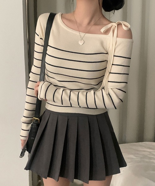 Girly Doll(ガーリードール)の「リボンワンショルボーダーリブニット(ニット/セーター・レディース・ネイビー/オフホワイト/ブルー/ピンク・FREE)」の1枚目の写真