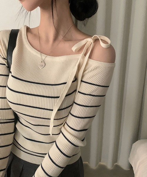 Girly Doll(ガーリードール)の「リボンワンショルボーダーリブニット(ニット/セーター・レディース・ネイビー/オフホワイト/ブルー/ピンク・FREE)」の12枚目の写真
