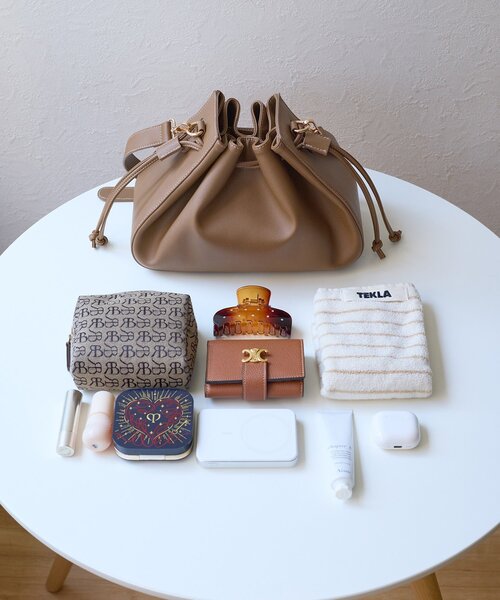 Thevon(ゼボン)の「【Mayu企画】マロンギャザーBAG(トートバッグ・レディース・ブラウン・FREE)」の3枚目の写真