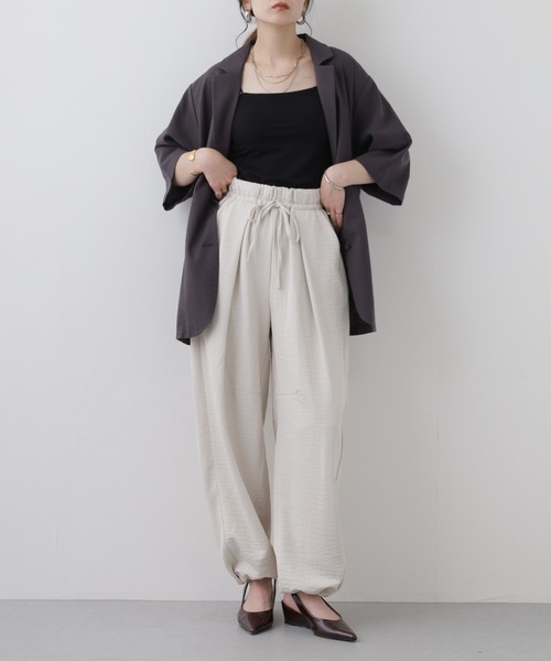 laulea(ラウレア)の「laulea 合繊ピーチツイルバルレレッグ(その他パンツ・レディース・ブラック/ダークブラウン/キナリ/カーキ/モカ/ベージュ・M)」の7枚目の写真