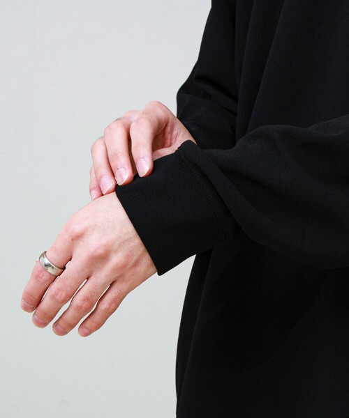 GLOSTER(グロスター)の「【1枚で完結】カルゼジョーゼットフェイクレイヤーロングスリーブT ロンT(Tシャツ/カットソー・メンズ・ベージュ/ブラック/オリーブ・S/M/L)」の4枚目の写真
