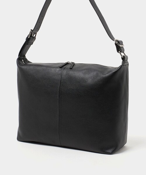 A DAY IN THE LIFE UNITED ARROWS(アデイインザライフユナイテッドアローズ)の「シュリンクレザー ショルダーバッグ<A DAY IN THE LIFE>(ショルダーバッグ・メンズ・ブラック・FREE)」の5枚目の写真