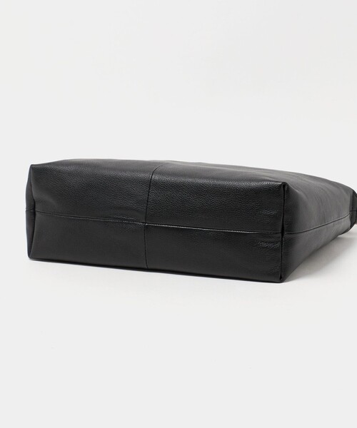 A DAY IN THE LIFE UNITED ARROWS(アデイインザライフユナイテッドアローズ)の「シュリンクレザー ショルダーバッグ<A DAY IN THE LIFE>(ショルダーバッグ・メンズ・ブラック・FREE)」の7枚目の写真