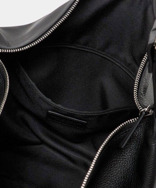 A DAY IN THE LIFE UNITED ARROWS(アデイインザライフユナイテッドアローズ)の「シュリンクレザー ショルダーバッグ<A DAY IN THE LIFE>(ショルダーバッグ・メンズ・ブラック・FREE)」の9枚目の写真