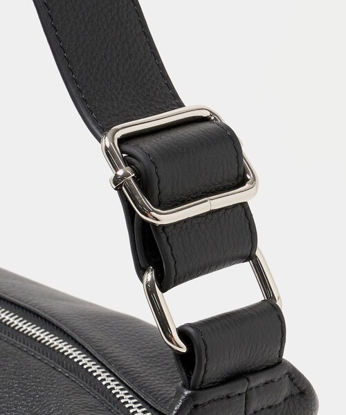 A DAY IN THE LIFE UNITED ARROWS(アデイインザライフユナイテッドアローズ)の「シュリンクレザー ショルダーバッグ<A DAY IN THE LIFE>(ショルダーバッグ・メンズ・ブラック・FREE)」の12枚目の写真
