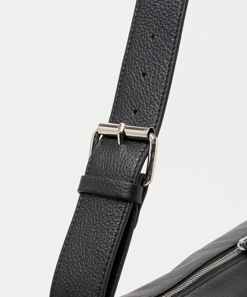 A DAY IN THE LIFE UNITED ARROWS(アデイインザライフユナイテッドアローズ)の「シュリンクレザー ショルダーバッグ<A DAY IN THE LIFE>(ショルダーバッグ・メンズ・ブラック・FREE)」の13枚目の写真