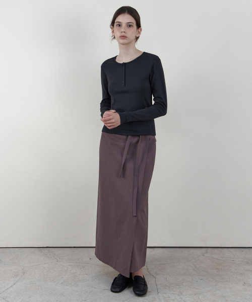 WEDNESDAYOASISFORWOMEN（ウェンズデー オアシス フォー ウーマン）の「HEYS ヘンリーネックTシャツ ネイビー (WB6TP51)（Tシャツ/カットソー・レディース・ネイビー・FREE）」の2枚目の写真