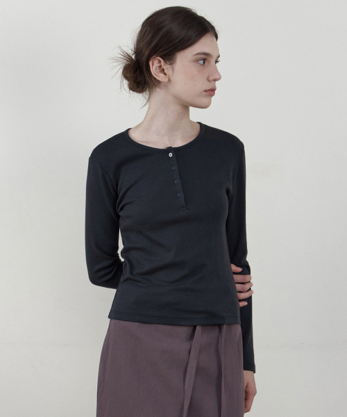 WEDNESDAYOASISFORWOMEN（ウェンズデー オアシス フォー ウーマン）の「HEYS ヘンリーネックTシャツ ネイビー (WB6TP51)（Tシャツ/カットソー・レディース・ネイビー・FREE）」の4枚目の写真