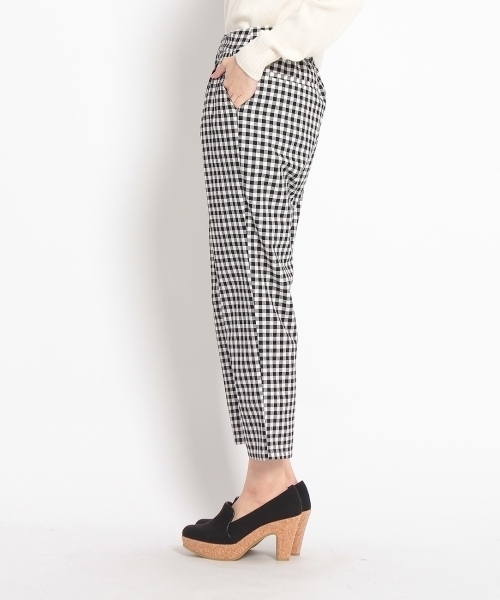 THE EMPORIUM（ジエンポリアム）の「ギンガムチェックテーパードパンツ（その他パンツ・レディース・ブルー/ブラック/ブルー系1・38/40）」の9枚目の写真