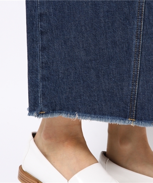 MOUSSY(マウジー)の「REMAKE DENIM LONG SK(デニムスカート・レディース・ライトブルー/ブルー・2/0/1)」の11枚目の写真