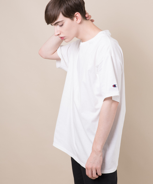 Champion（チャンピオン）の「【champion】 チャンピオンヘビー コットン 無地 ビッグシルエット 半袖Tシャツ（Tシャツ/カットソー・メンズ・ホワイト/ブラック/グレー/レッド・LARGE/X-LARGE）」の2枚目の写真