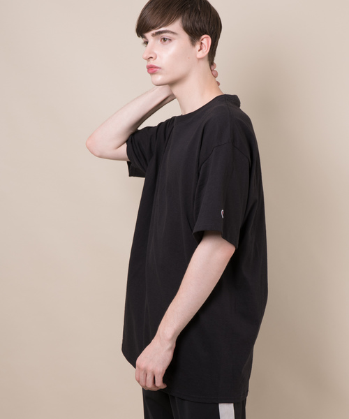 Champion（チャンピオン）の「【champion】 チャンピオンヘビー コットン 無地 ビッグシルエット 半袖Tシャツ（Tシャツ/カットソー・メンズ・ホワイト/ブラック/グレー/レッド・LARGE/X-LARGE）」の3枚目の写真