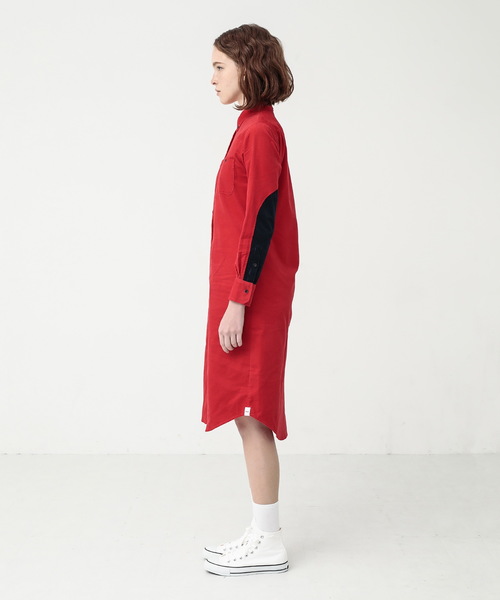 koe×THOM BROWNE（コエトムブラウン）の「WOMENS SHIRTDRESS（シャツワンピース・レディース・レッド/ブルー・MEDIUM/SMALL/LARGE）」の4枚目の写真