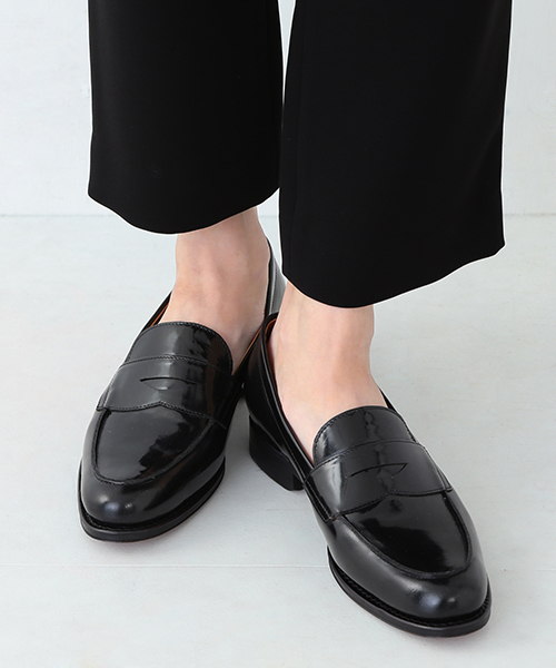 JALAN SRIWIJAYA（ジャランスリウァヤ）の「JALAN SRIWIJAYA / コイン ローファー（ドレスシューズ・レディース・ブラック×ホワイト/ブラック・4/6.5/3.5/5/4.5/5.5/6）」の4枚目の写真