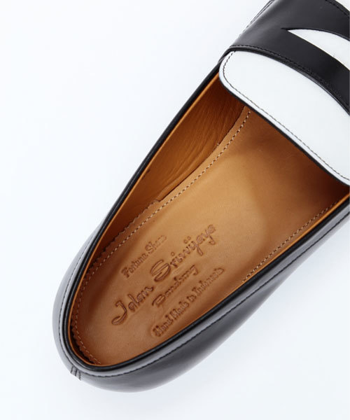 JALAN SRIWIJAYA（ジャランスリウァヤ）の「JALAN SRIWIJAYA / コイン ローファー（ドレスシューズ・レディース・ブラック×ホワイト/ブラック・4/6.5/3.5/5/4.5/5.5/6）」の15枚目の写真