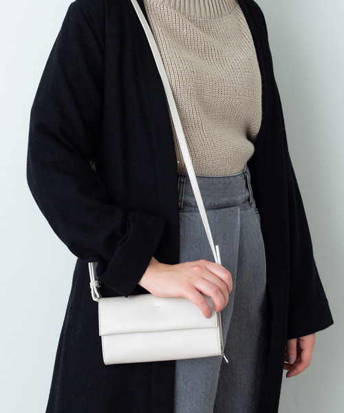 YAHKI（ヤーキ）の「【YAHKI(ヤーキ)】《STUDIOUS別注》お財布ショルダーミニバッグ YH-246（ショルダーバッグ・レディース・ブラック/ベージュ・FREE）」の8枚目の写真