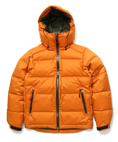 URBAN RESEARCH DOORS MENS(アーバンリサーチ ドアーズ メンズ)の「DOORS AURORA(ダウンジャケット/コート・メンズ・ネイビー/ブラック/グリーン/ブルー/オレンジ・36/38/40)」の1枚目の写真