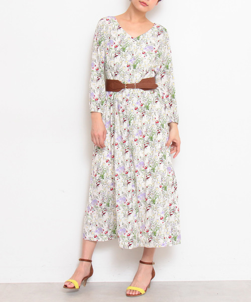 FREE'S MART（フリーズマート）の「スプリングフラワーワンピース（ワンピース・レディース・ホワイト系その他/イエロー系その他/ダークネイビー・FREE）」の2枚目の写真