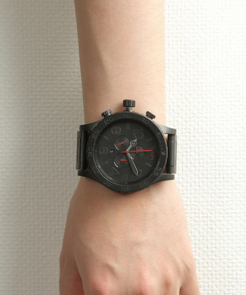 NIXON(ニクソン)の「THE 51-30 CHRONO(アナログ腕時計・メンズ・ゴールド系その他/ブラック系その他/ゴールド/ピンクゴールド/ガンメタ/その他1/その他2/スミクロ/ブラック系その他2/グレー系その他・FREE)」の3枚目の写真