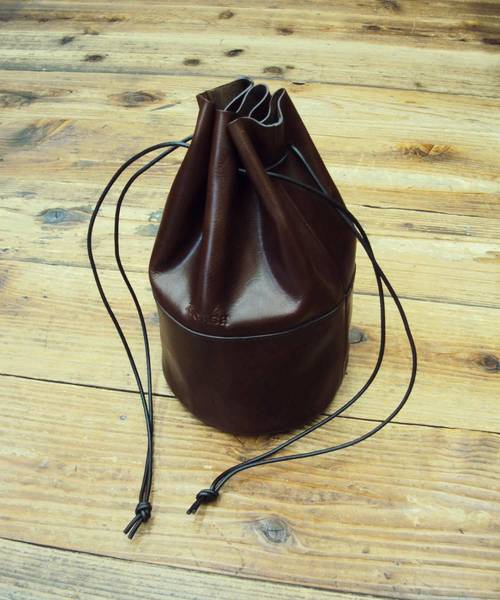 BICASH（ビカーシ）の「【BICASH/ビカーシ】レザー巾着バッグ/#B842（ショルダーバッグ・メンズ・ブラック/ダークブラウン/ネイビー/ブラウン/レッド/グリーン/アイボリー/オフホワイト/ホワイト/タン/グレー/ダークネイビー/シルバー・FREE/SMALL）」の18枚目の写真