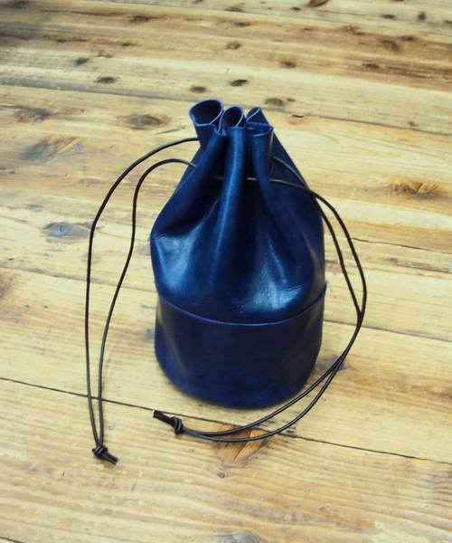 BICASH（ビカーシ）の「【BICASH/ビカーシ】レザー巾着バッグ/#B842（ショルダーバッグ・メンズ・ブラック/ダークブラウン/ネイビー/ブラウン/レッド/グリーン/アイボリー/オフホワイト/ホワイト/タン/グレー/ダークネイビー/シルバー・FREE/SMALL）」の20枚目の写真