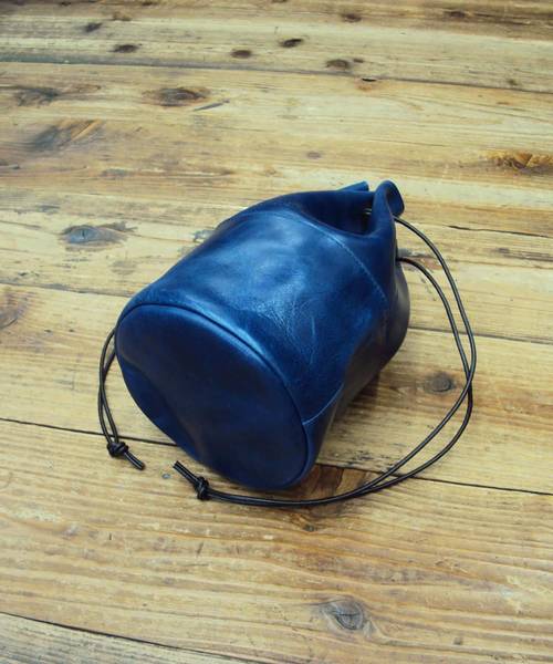 BICASH（ビカーシ）の「【BICASH/ビカーシ】レザー巾着バッグ/#B842（ショルダーバッグ・メンズ・ブラック/ダークブラウン/ネイビー/ブラウン/レッド/グリーン/アイボリー/オフホワイト/ホワイト/タン/グレー/ダークネイビー/シルバー・FREE/SMALL）」の21枚目の写真