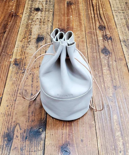 BICASH（ビカーシ）の「【BICASH/ビカーシ】レザー巾着バッグ/#B842（ショルダーバッグ・メンズ・ブラック/ダークブラウン/ネイビー/ブラウン/レッド/グリーン/アイボリー/オフホワイト/ホワイト/タン/グレー/ダークネイビー/シルバー・FREE/SMALL）」の22枚目の写真