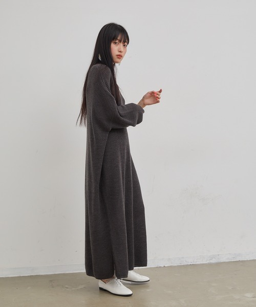 Libra Cue（リブラ キュー）の「Libra ルーズフィットニットロングワンピ（ワンピース・レディース・アイボリー/ブラック/グレー・FREE）」の3枚目の写真