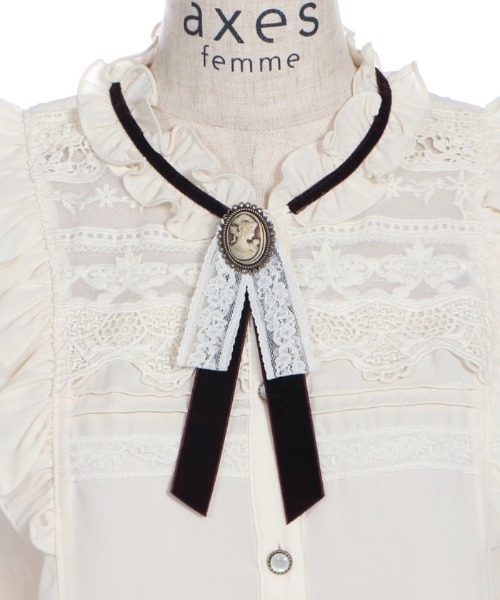 axes femme（アクシーズファム）の「ブローチ付ヴィンテージBL