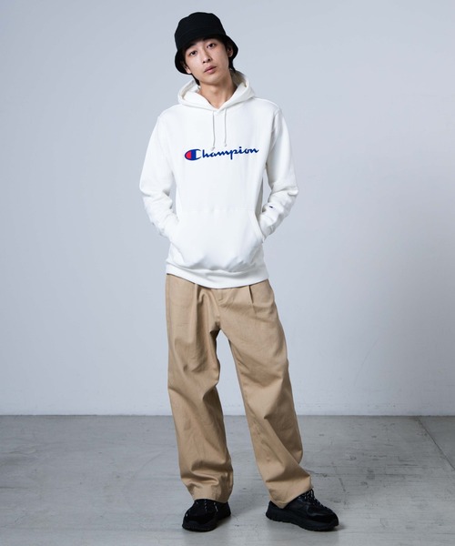 Champion(チャンピオン)の「WEGO/Champion 起毛ロゴプルパーカー(パーカー・メンズ・ホワイト/ブラック/ダークグリーン・LARGE/MEDIUM)」の4枚目の写真