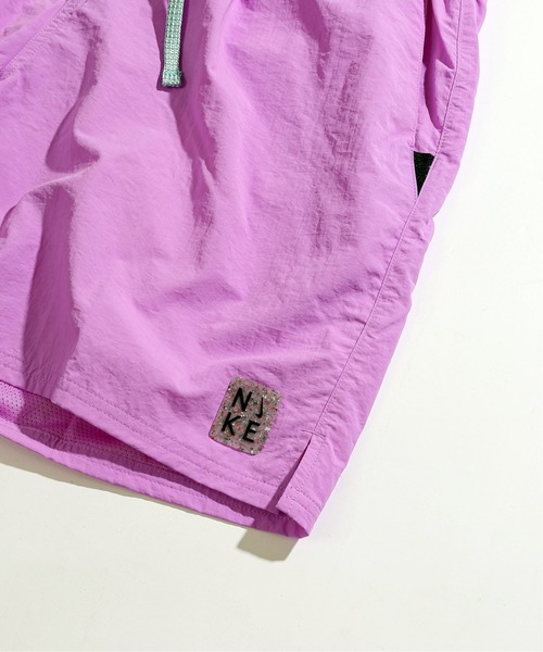 NIKE（ナイキ）の「【NIKE / ナイキ】限定 ソリッドアイコン ボレーショーツ（その他パンツ・メンズ・チャコールグレー/ブラック/パープル/カーキ/ピンク/イエロー/オレンジ/ブルー/ライトグリーン・SMALL/MEDIUM/LARGE/X-SMALL/X-LARGE）」の16枚目の写真