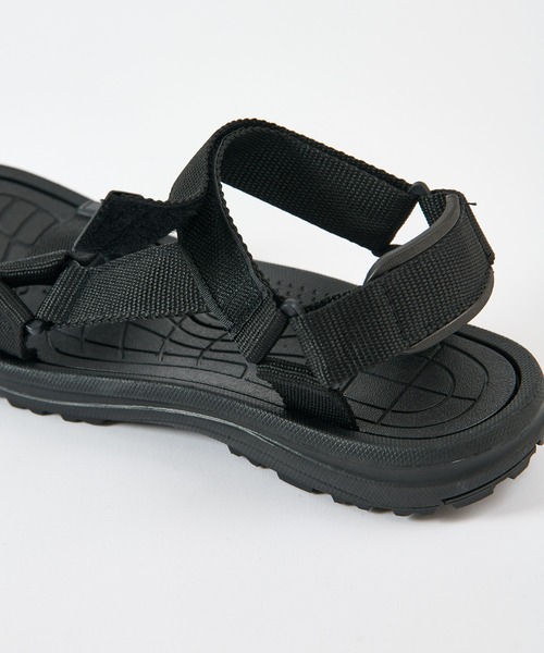COLONY 2139（コロニートゥーワンスリーナイン）の「【MEN'S】ベルトスポーツサンダル（サンダル・メンズ・カーキ/ブラック/グレー・LARGE/MEDIUM）」の5枚目の写真