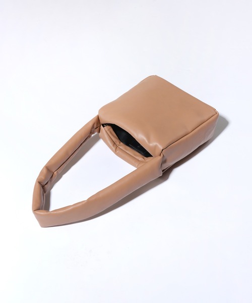 SAMO ONDOH（セイモオンド）の「【SAMO ONDOH】SPONGE BAG M LAMBSKIN / セイモオンド スポンジバッグ M ラムスキン（ショルダーバッグ・レディース・ブラック/ピンク/グリーン/クリーム/ブラウン/ブルー/レモンイエロー/スモーキーグリーン系・FREE）」の14枚目の写真