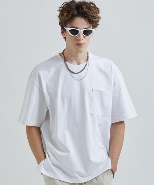 AT THE MOMENT(アットザモーメント)の「【AT THE MOMENT 】ビッグポケット オーバーサイズティーシャツ / Big Pocket Oversized T-shirt(Tシャツ/カットソー・メンズ・ホワイト/ブラック/ベージュ/ブルーグレー・MEDIUM/LARGE)」の2枚目の写真
