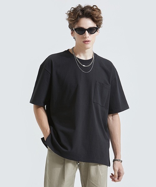 AT THE MOMENT(アットザモーメント)の「【AT THE MOMENT 】ビッグポケット オーバーサイズティーシャツ / Big Pocket Oversized T-shirt(Tシャツ/カットソー・メンズ・ホワイト/ブラック/ベージュ/ブルーグレー・MEDIUM/LARGE)」の3枚目の写真