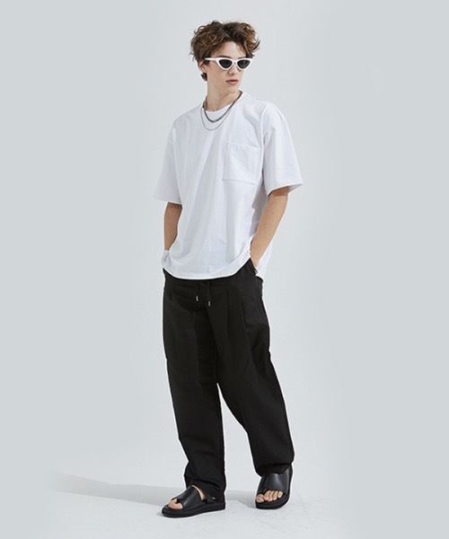 AT THE MOMENT(アットザモーメント)の「【AT THE MOMENT 】ビッグポケット オーバーサイズティーシャツ / Big Pocket Oversized T-shirt(Tシャツ/カットソー・メンズ・ホワイト/ブラック/ベージュ/ブルーグレー・MEDIUM/LARGE)」の13枚目の写真