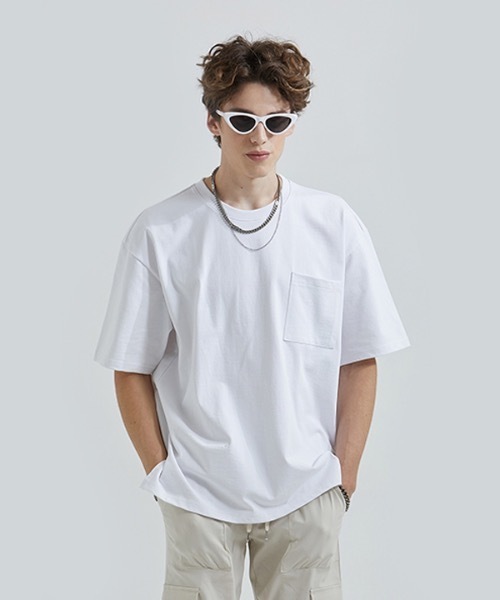 AT THE MOMENT(アットザモーメント)の「【AT THE MOMENT 】ビッグポケット オーバーサイズティーシャツ / Big Pocket Oversized T-shirt(Tシャツ/カットソー・メンズ・ホワイト/ブラック/ベージュ/ブルーグレー・MEDIUM/LARGE)」の5枚目の写真