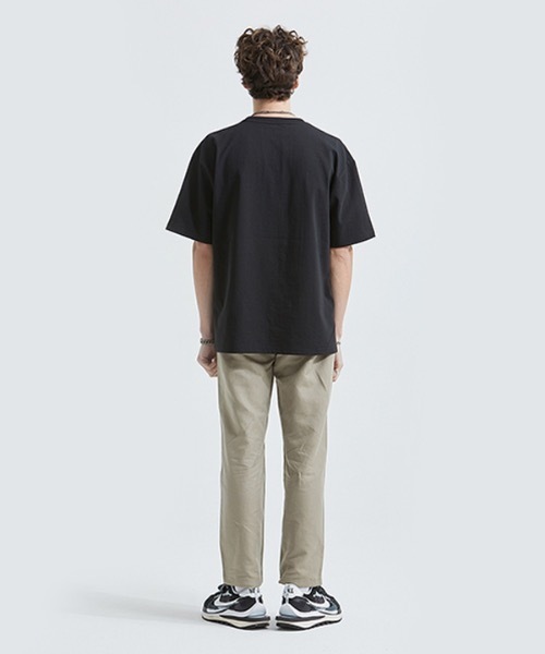 AT THE MOMENT(アットザモーメント)の「【AT THE MOMENT 】ビッグポケット オーバーサイズティーシャツ / Big Pocket Oversized T-shirt(Tシャツ/カットソー・メンズ・ホワイト/ブラック/ベージュ/ブルーグレー・MEDIUM/LARGE)」の6枚目の写真