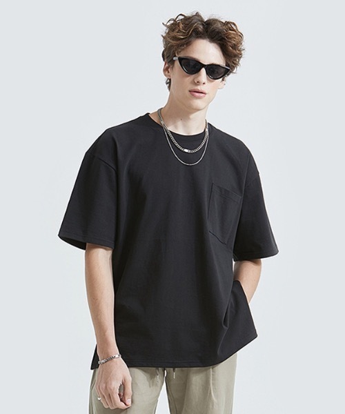 AT THE MOMENT(アットザモーメント)の「【AT THE MOMENT 】ビッグポケット オーバーサイズティーシャツ / Big Pocket Oversized T-shirt(Tシャツ/カットソー・メンズ・ホワイト/ブラック/ベージュ/ブルーグレー・MEDIUM/LARGE)」の10枚目の写真