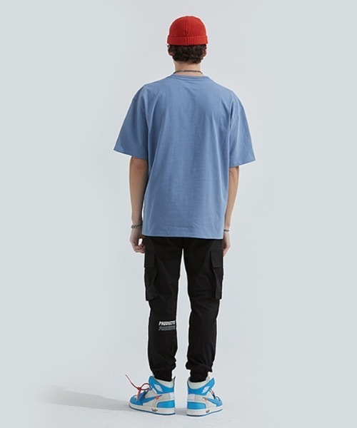 AT THE MOMENT(アットザモーメント)の「【AT THE MOMENT 】ビッグポケット オーバーサイズティーシャツ / Big Pocket Oversized T-shirt(Tシャツ/カットソー・メンズ・ホワイト/ブラック/ベージュ/ブルーグレー・MEDIUM/LARGE)」の7枚目の写真