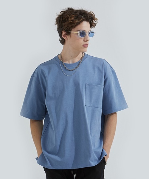 AT THE MOMENT(アットザモーメント)の「【AT THE MOMENT 】ビッグポケット オーバーサイズティーシャツ / Big Pocket Oversized T-shirt(Tシャツ/カットソー・メンズ・ホワイト/ブラック/ベージュ/ブルーグレー・MEDIUM/LARGE)」の11枚目の写真