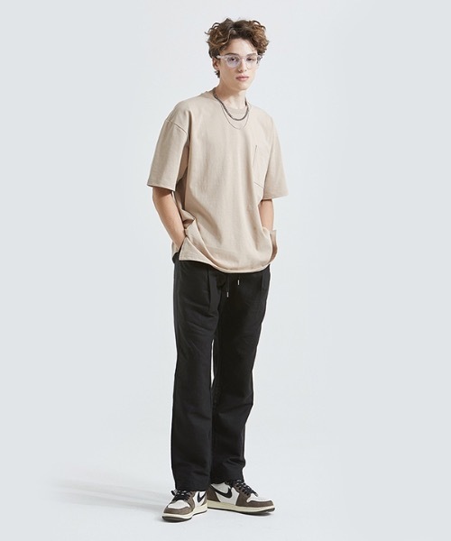 AT THE MOMENT(アットザモーメント)の「【AT THE MOMENT 】ビッグポケット オーバーサイズティーシャツ / Big Pocket Oversized T-shirt(Tシャツ/カットソー・メンズ・ホワイト/ブラック/ベージュ/ブルーグレー・MEDIUM/LARGE)」の16枚目の写真