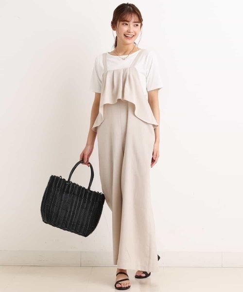 a.v.v(アーヴェヴェ)の「フリルサロペット(サロペット/オーバーオール・レディース・ベージュ/ブラック・36/40/38)」の4枚目の写真