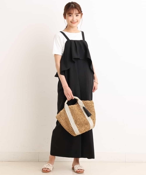 a.v.v(アーヴェヴェ)の「フリルサロペット(サロペット/オーバーオール・レディース・ベージュ/ブラック・36/40/38)」の6枚目の写真