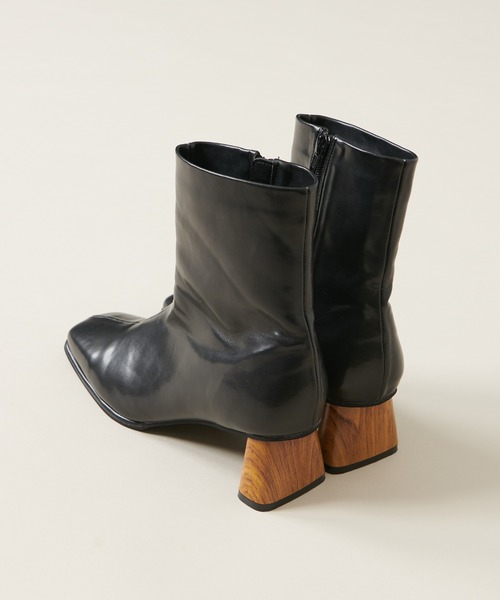 natural couture（ナチュラルクチュール）の「ウッドヒールデイリーブーツ（ブーツ・レディース・アイボリー/ブラック/ブラウン・MEDIUM/LARGE）」の5枚目の写真